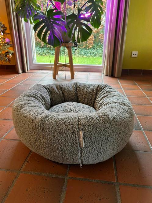 Orthopedisch mandje M 60x60x25 cm, Dieren en Toebehoren, Hondenmanden, Zo goed als nieuw, Pluche, Ophalen