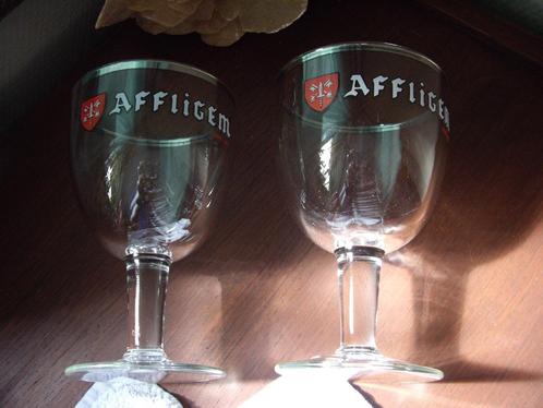 2 oude Affligem-glazen anno 1074., Verzamelen, Biermerken, Nieuw, Glas of Glazen, Overige merken, Ophalen of Verzenden