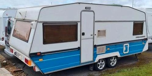 Polar caravan 550 GLE 4 slaapplaatsen, Caravans en Kamperen, Caravans, Particulier, Polar, Douche, Koelkast, Oven, Zonnepaneel