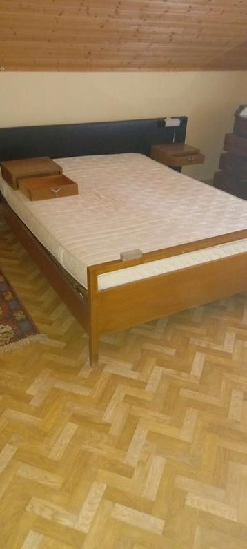 Vintage bed + nachtkastjes, Huis en Inrichting, Slaapkamer | Bedden, Ophalen, Zo goed als nieuw