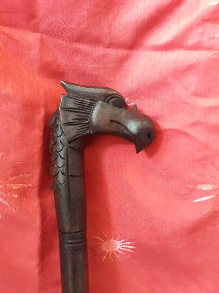 Canne dragon 100 cm en bois de suar, Antiek en Kunst, Kunst | Niet-Westerse kunst, Ophalen of Verzenden