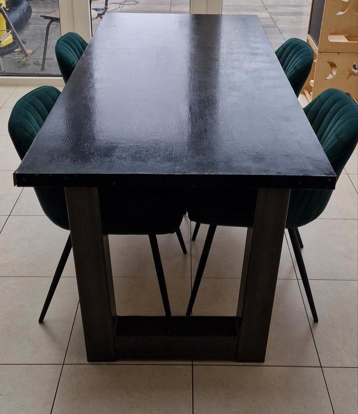 Eettafel met stalen poten – stevige industriële stijl, Huis en Inrichting, Tafels | Eettafels, Gebruikt, Ophalen