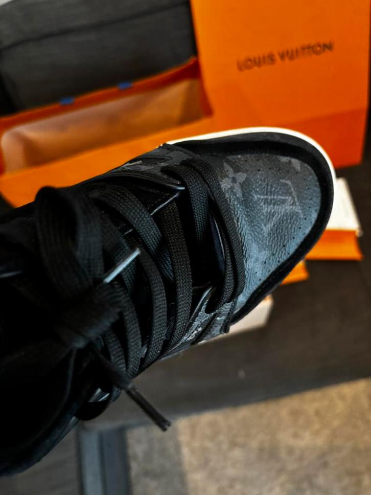 Louis Vuitton - LV Trainer Toile Anthracite pour Homme (43), Kleding | Heren, Schoenen, Zo goed als nieuw, Sneakers, Overige kleuren