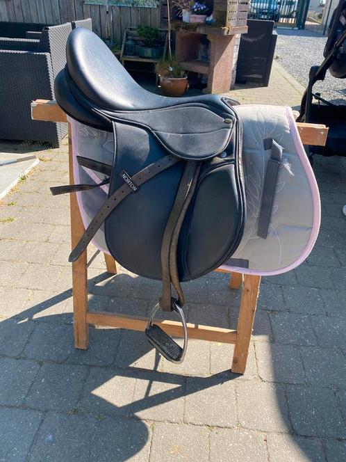 Norton veelzijdigheidszadel 16 inch + Norton singel 85 cm, Dieren en Toebehoren, Paarden en Pony's | Zadels, Gebruikt, Ophalen