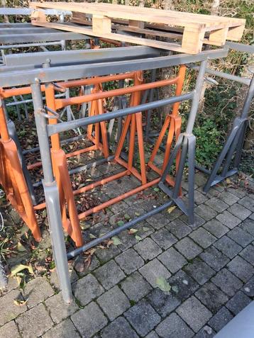 Schragen in metaal, metselaar, 9 stuks, Doe-het-zelf en Bouw, Steigers, Ophalen of Verzenden, Gebruikt