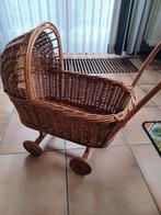 Rieten poppenwagen, Ophalen, Gebruikt