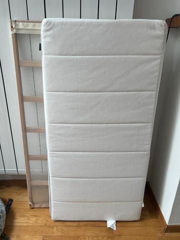 Matelas et sommier IKEA en super bon état 120cm x 60 cm, Enfants & Bébés, Enlèvement, Comme neuf, Matelas