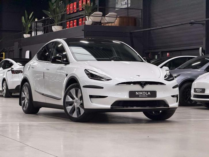 Tesla Model Y RWD - LOW MILEAGE - HIGHWAY AUTOPILOT, Auto's, Tesla, Bedrijf, Te koop, Model Y, 4x4, ABS, Achteruitrijcamera, Adaptieve lichten