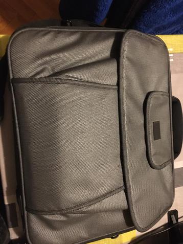 Laptoptas case logic 14-15 inch nieuwstaat.