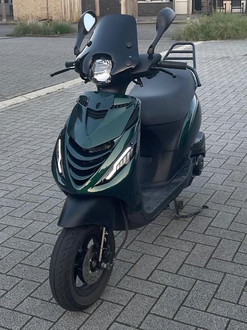 Piaggio Zip Full Option, Fietsen en Brommers, Scooters | Piaggio, Zo goed als nieuw, Zip, Klasse B (45 km/u), Benzine, Ophalen of Verzenden