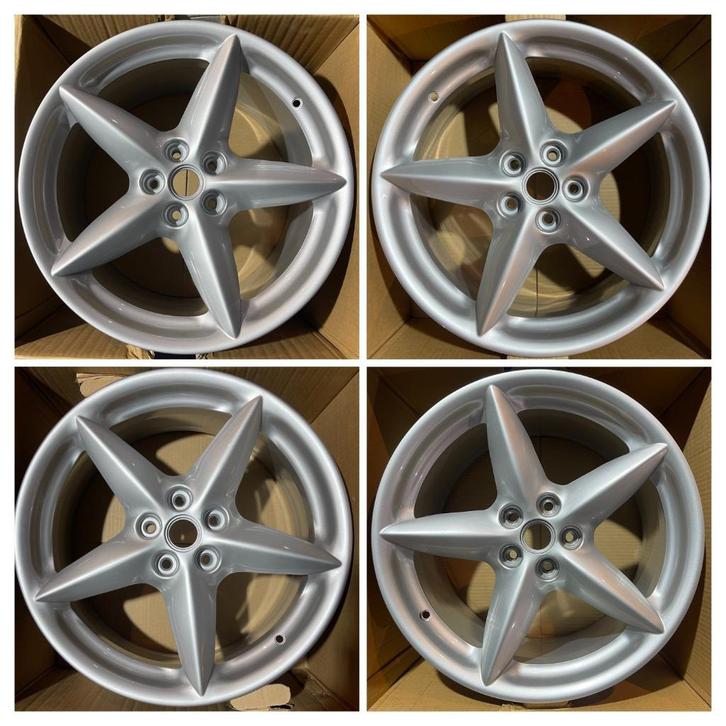 F360 velgen set nieuwstaat 18 inch 164173/164175, Auto-onderdelen, Banden en Velgen, Velg(en), Zomerbanden, 18 inch, 255 mm, Personenwagen