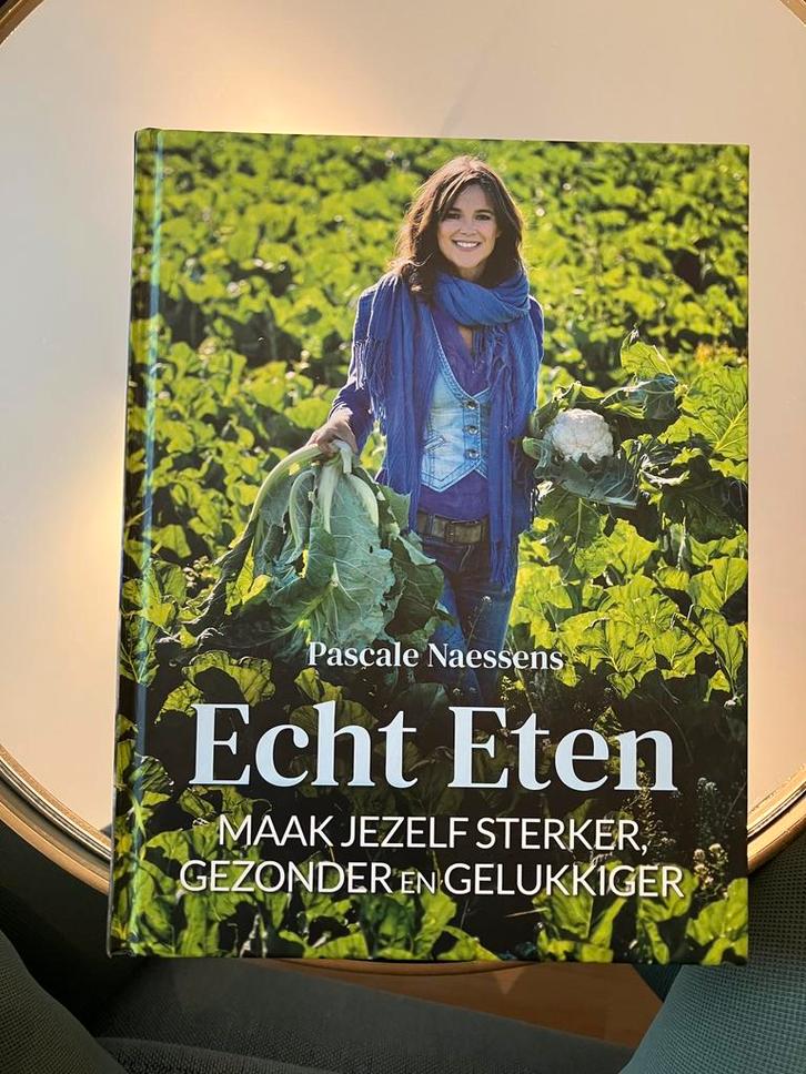 ECHT ETEN Pascale Naessens, Boeken, Kookboeken, Zo goed als nieuw, Ophalen