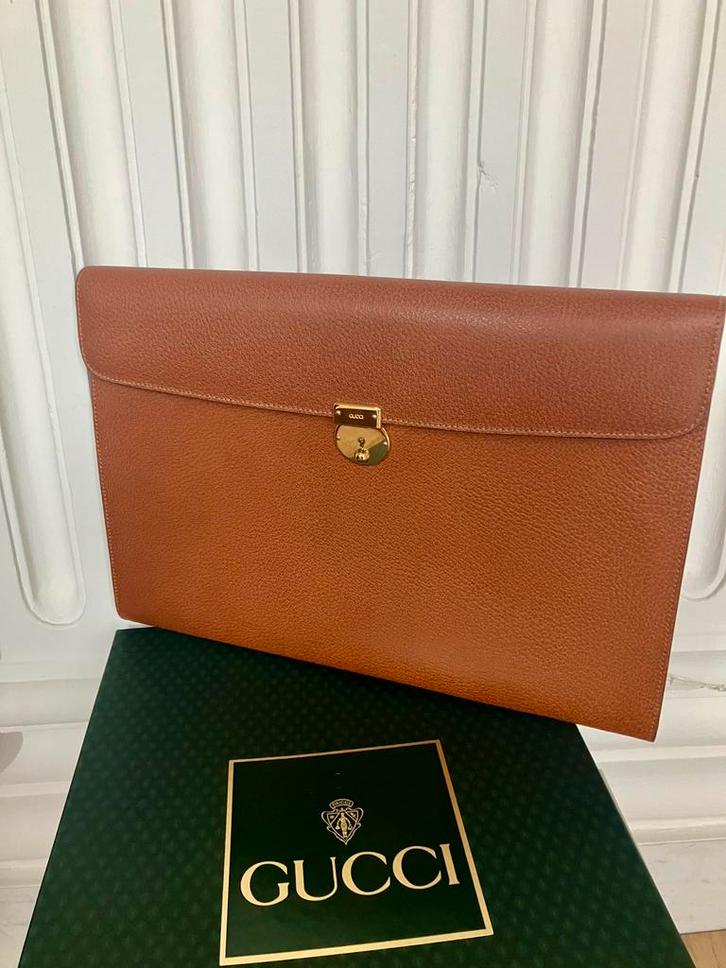 Porte documents Gucci, Bijoux, Sacs & Beauté, Sacs | Cartables, Comme neuf, Autres types, 30 à 40 cm, Moins de 30 cm, Brun, Cuir
