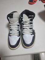 Nike jordan white, gold and black, Ophalen, Zo goed als nieuw, Wit