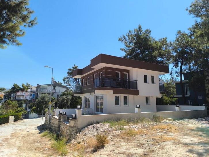 🏡 “Urgent ! Villa jumelée à vendre à Kuşadası – Prix rédui, Immo, Buitenland, Turkije, Woonhuis, Stad