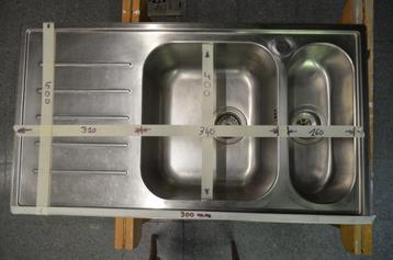 Inox spoelbak met afdruipplaat en kraan met uittrekbare kop beschikbaar voor biedingen