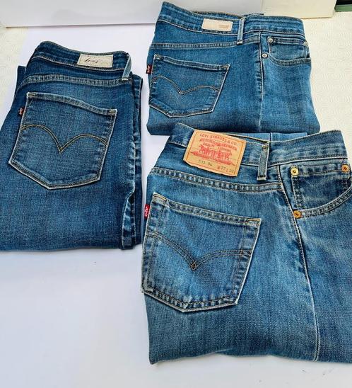 3 paar Levi Strauss dame broeken 27/30 jeans blauw, Kleding | Dames, Spijkerbroeken en Jeans, Gedragen, W27 (confectie 34) of kleiner