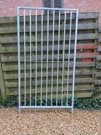 2 grilles de chenil, Enlèvement