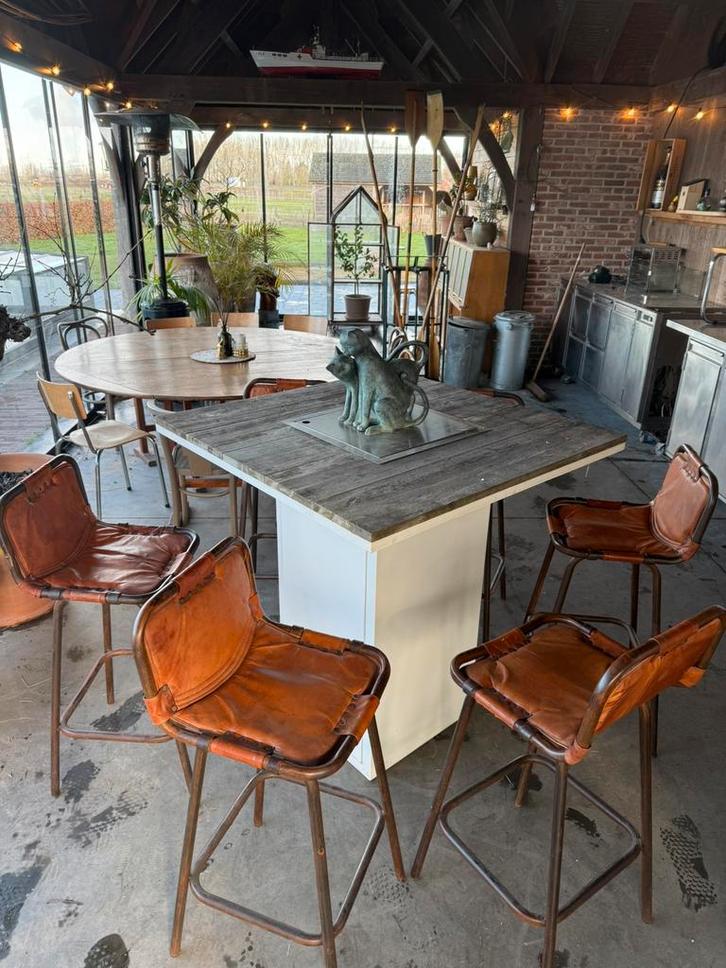 Barkruk Lederen style charlotte perriand, Maison & Meubles, Tabourets de bar, Utilisé, 60 à 90 cm, Cuir, 5 tabourets ou plus, Enlèvement ou Envoi