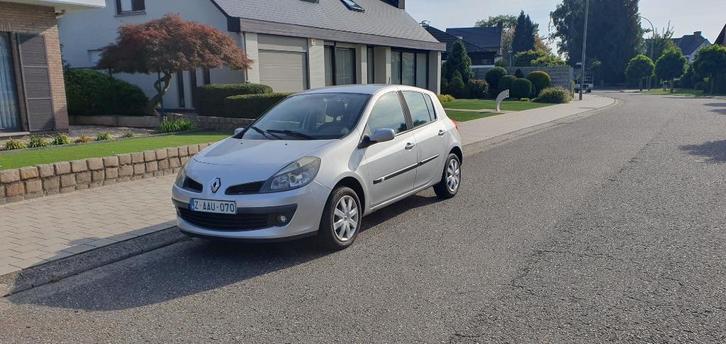Renault Clio 1.6 Benzine, , Airco, 5-Deurs! Parkeersensoren!, Auto's, Renault, Particulier, Te koop, Clio, ABS, Airbags, Airconditioning