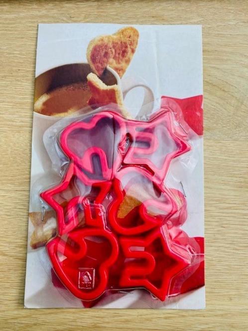 6 uitsteekvormpjes voor op een kopje - Nieuw!, Hobby en Vrije tijd, Taarten en Cupcakes maken, Nieuw, Ophalen of Verzenden