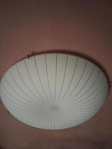 Plafondlamp beschikbaar voor biedingen