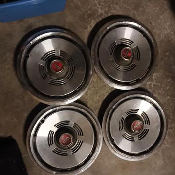 wieldoppen SET FORD GRAN TORINO 1969 1970 40 EURO EXCL VERZ. beschikbaar voor biedingen