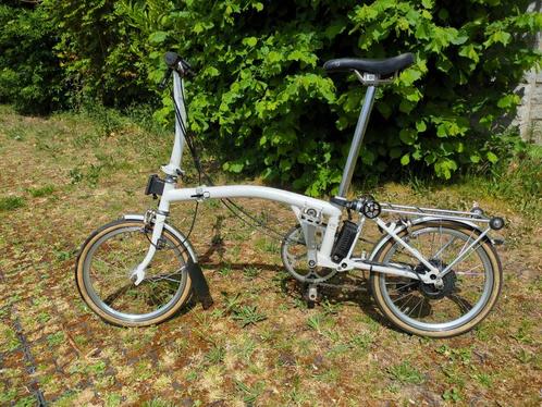 Geëlektrificeerde Brompton met 3 versnellingen (sterk aangep, Fietsen en Brommers, Fietsen | Vouwfietsen, Gebruikt, Brompton, 16 tot 18 inch