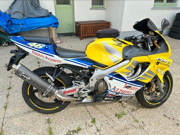Honda cbr600f4i 2001 ( mini schade ) valentino rossi editie beschikbaar voor biedingen
