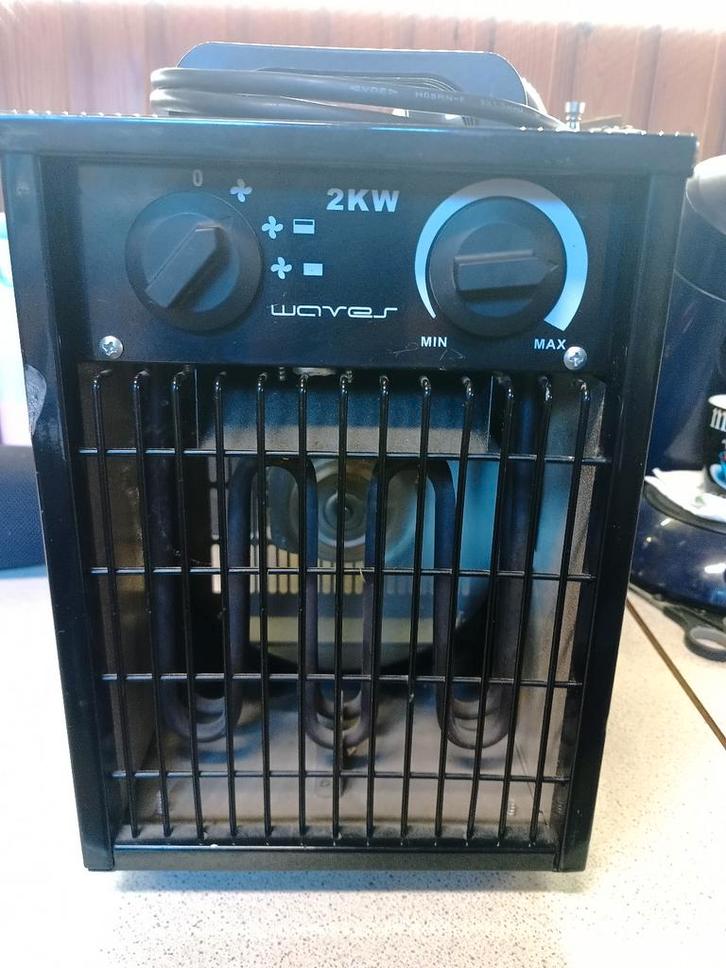 Radiateur électrique soufflant thermostat réglable 2000 watt, Doe-het-zelf en Bouw, Verwarming en Radiatoren, Zo goed als nieuw