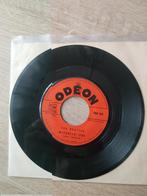 BEATLES MICHÈLE JUKEBOX SP, Envoi