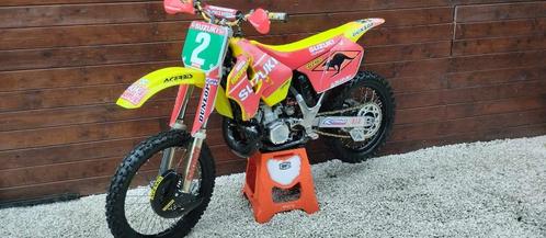 MOTOCROSS VINTAGE SUZUKI 250 RM 1996 REPLIQUA TEAM GEBOERS, Motos, Motos | Suzuki, Particulier, Moto de cross, plus de 35 kW, 1 cylindre