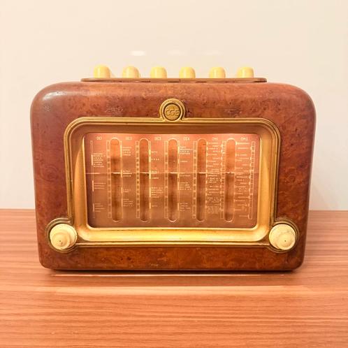 ITALIAANSE ART DECO BUIZENRADIO CGE SUPERGIOIELLO 1949 RADIO, Antiek en Kunst, Antiek | Tv's en Audio, Verzenden