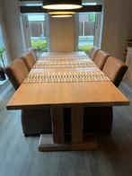 Massief gekalkt eiken tafel met 6 verrijdbare stoelen., Huis en Inrichting, Complete eetkamers, Ophalen, Zo goed als nieuw