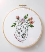 Borduurpakket met hart en bloemen, Ophalen of Verzenden, Nieuw, Handborduren, Borduurpakket