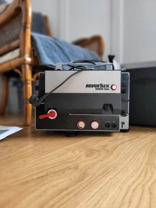 Vintage Super 8 projector Revue Lux 5005 ton (werkt), Verzamelen, Foto-apparatuur en Filmapparatuur, Projector, Ophalen of Verzenden
