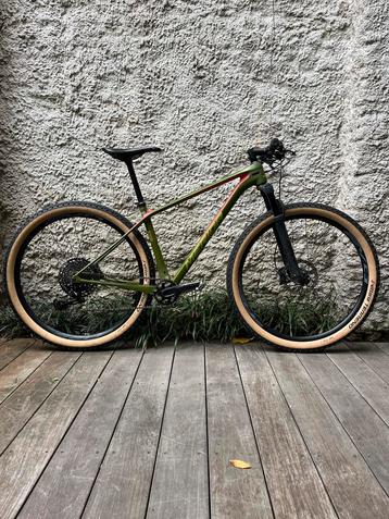 Merida big nine 6000 carbon mtb beschikbaar voor biedingen