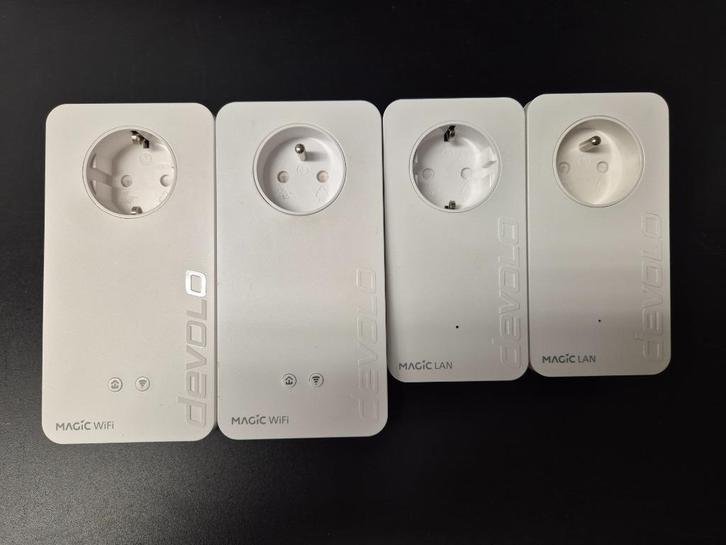 Devolo Magic WIFI/LAN Powerline Multiroom set (4stuks), Computers en Software, Powerlines, Zo goed als nieuw, Ophalen of Verzenden