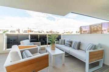 Modern appartement in een luxueus complex op Playa Flamenca beschikbaar voor biedingen