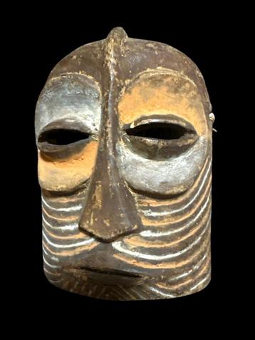 Kifwebe-masker  Songye-volk beschikbaar voor biedingen