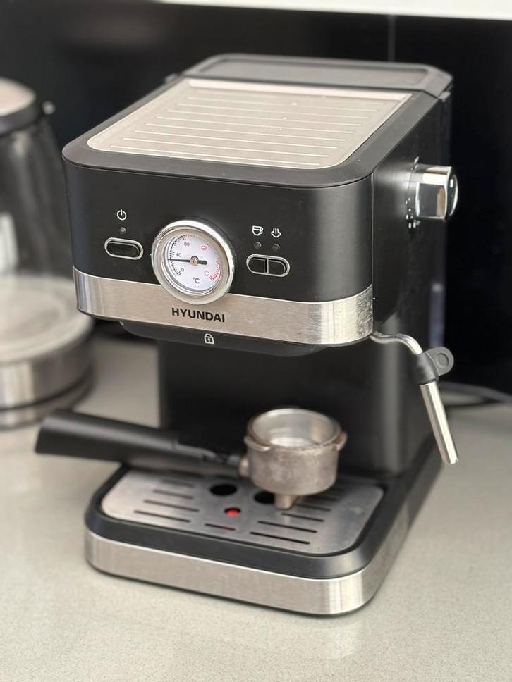 Hyundai Espresso Koffiemachine, Elektronische apparatuur, Koffiezetapparaten, Zo goed als nieuw, Koffiemachine, Stoompijpje, Ophalen