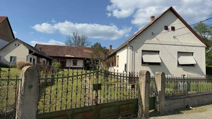 zeeer ruime woning van 180m2 in Bikal, z/w Hongarije., Immo, Buitenland, Overig Europa, Woonhuis