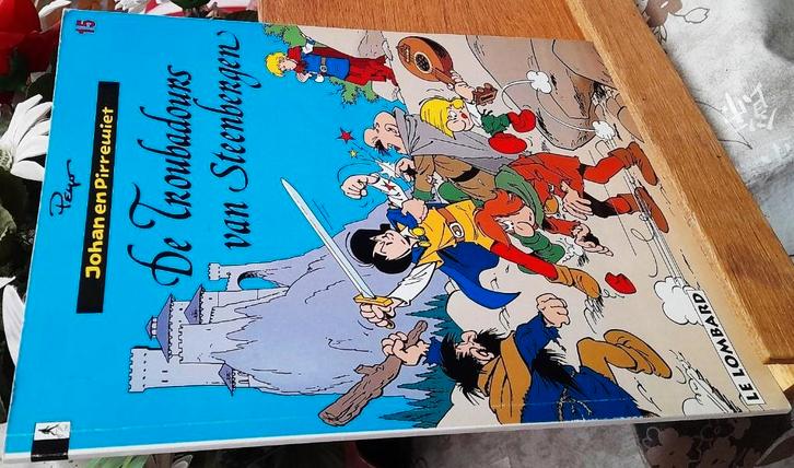 johan en pirrewiet nr 15 De troubadours van steenbergen, Livres, BD, Comme neuf, Une BD, Envoi