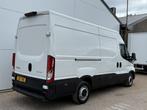 Iveco Daily 35S14 2.3 L2H2 Airco Cruise 3.5ton Trekgewicht L, Auto's, Bestelwagens en Lichte vracht, Gebruikt, Zwart, Iveco, Wit