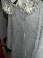 Poncho jas heel mooi met kap in pels grijs goede kwaliteit, Ophalen, Zo goed als nieuw, Grijs