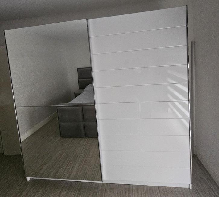 Moderne Schuifdeurkast - Wit met Spiegel - uitstekende staat, Huis en Inrichting, Kasten | Kleerkasten, Zo goed als nieuw, 200 cm of meer
