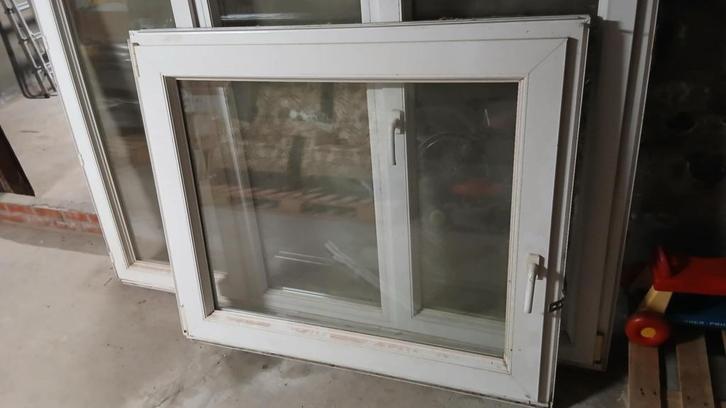Wit pvc raam 124x105, Doe-het-zelf en Bouw, Glas en Ramen, Gebruikt, Gevelraam of Ruit, 80 tot 120 cm, 120 tot 160 cm, Dubbelglas