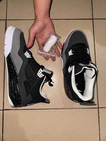 Air Jordan 4 retro fear, Enlèvement ou Envoi, Comme neuf