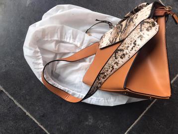 Nieuwe grote handtas met schouderriem  beschikbaar voor biedingen