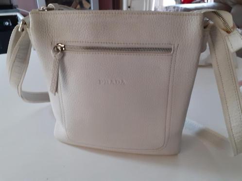 Witte Lederen handtas ( schoudertas) Prada vintage, Bijoux, Sacs & Beauté, Sacs | Sacs Femme, Sac à main, Blanc, Enlèvement ou Envoi